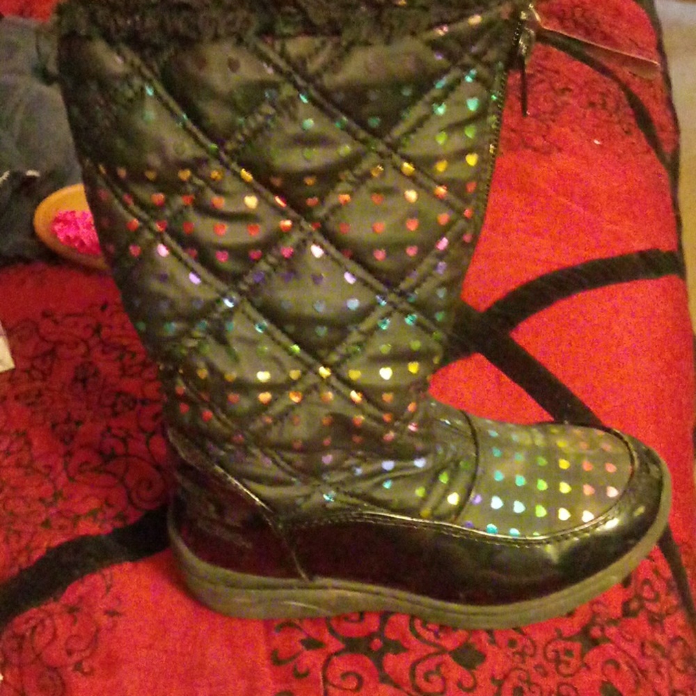 Rain boots with the fur